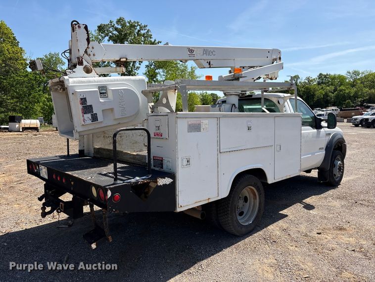 image for item EV2922 2006 Ford F450 Super Duty bucket truck
