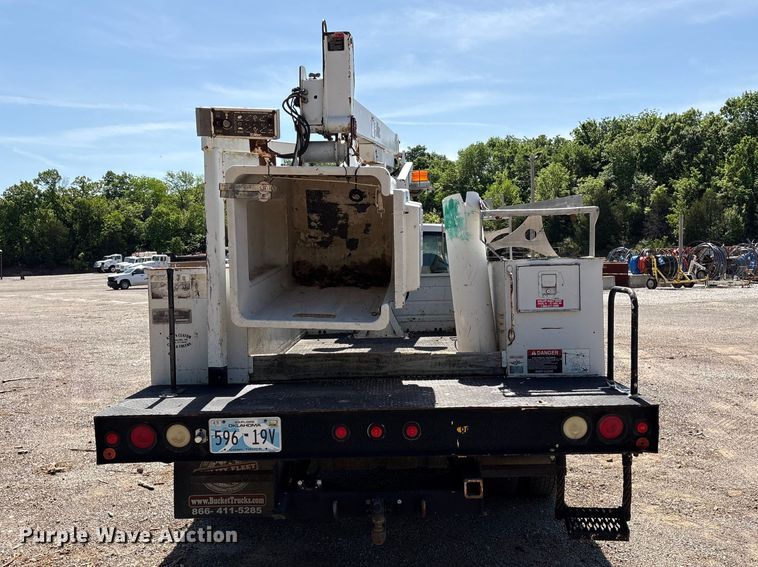 image for item EV2922 2006 Ford F450 Super Duty bucket truck