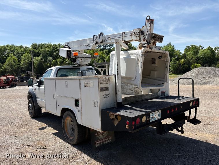 image for item EV2922 2006 Ford F450 Super Duty bucket truck