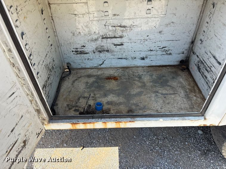 image for item EV2922 2006 Ford F450 Super Duty bucket truck