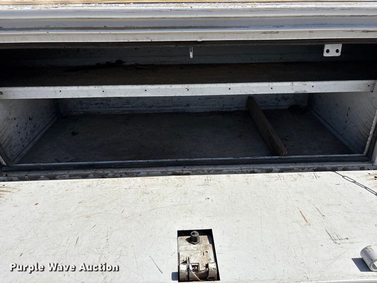 image for item EV2922 2006 Ford F450 Super Duty bucket truck