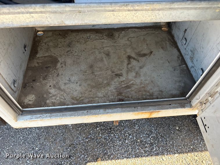 image for item EV2922 2006 Ford F450 Super Duty bucket truck