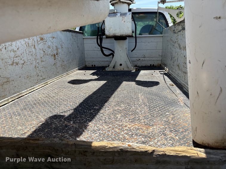 image for item EV2922 2006 Ford F450 Super Duty bucket truck