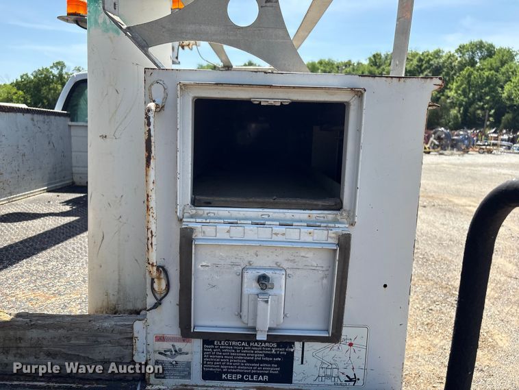 image for item EV2922 2006 Ford F450 Super Duty bucket truck