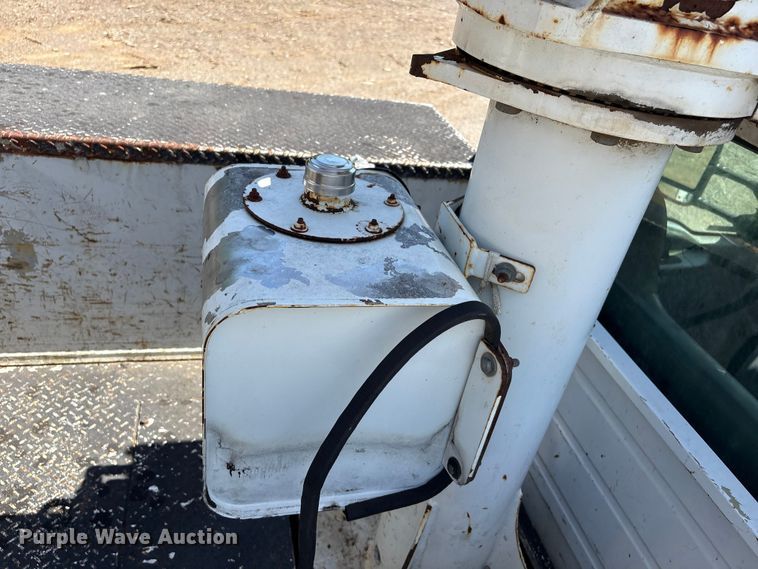 image for item EV2922 2006 Ford F450 Super Duty bucket truck