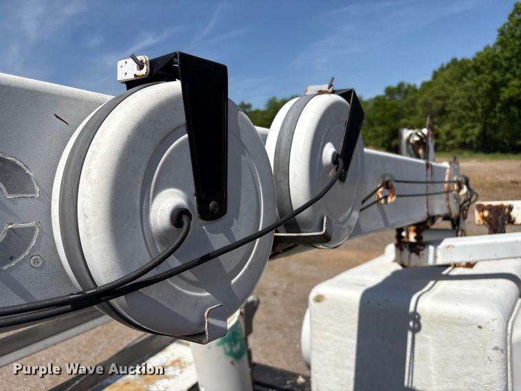 image for item EV2922 2006 Ford F450 Super Duty bucket truck