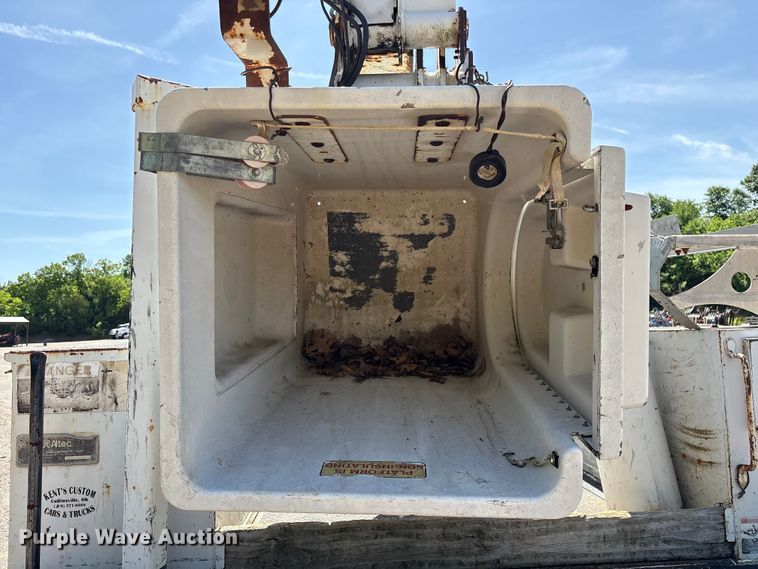 image for item EV2922 2006 Ford F450 Super Duty bucket truck