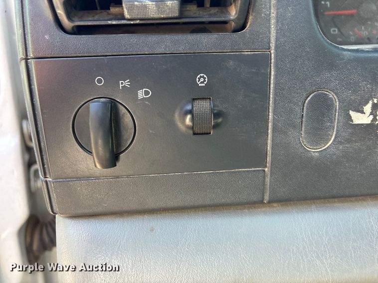 image for item EV2922 2006 Ford F450 Super Duty bucket truck