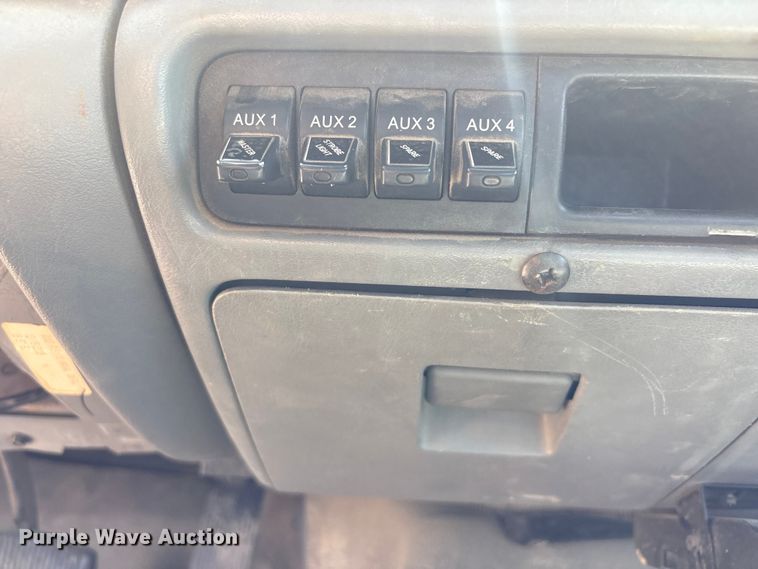 image for item EV2922 2006 Ford F450 Super Duty bucket truck