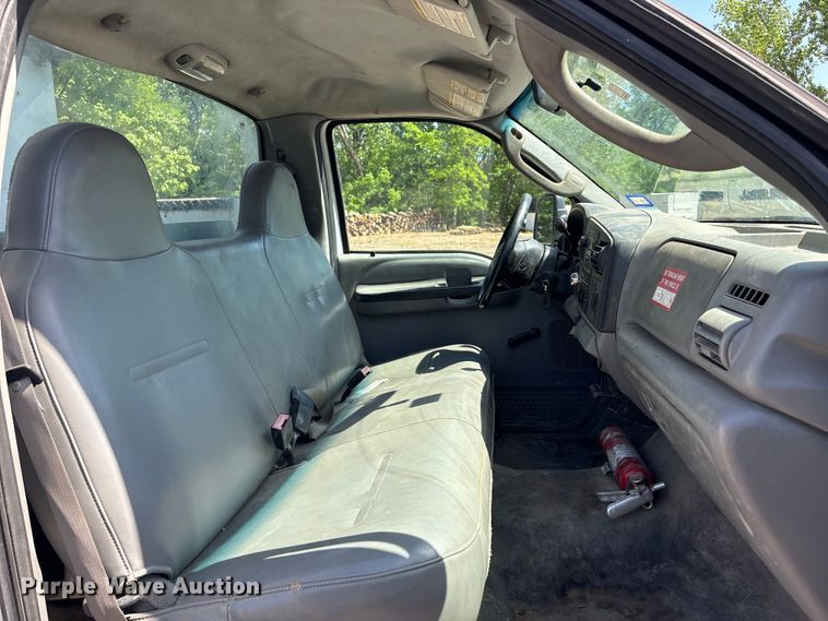 image for item EV2922 2006 Ford F450 Super Duty bucket truck