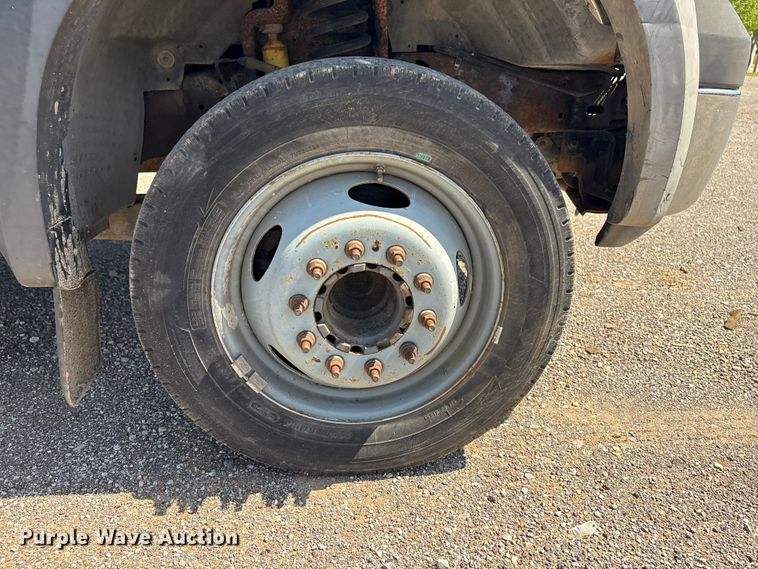 image for item EV2922 2006 Ford F450 Super Duty bucket truck