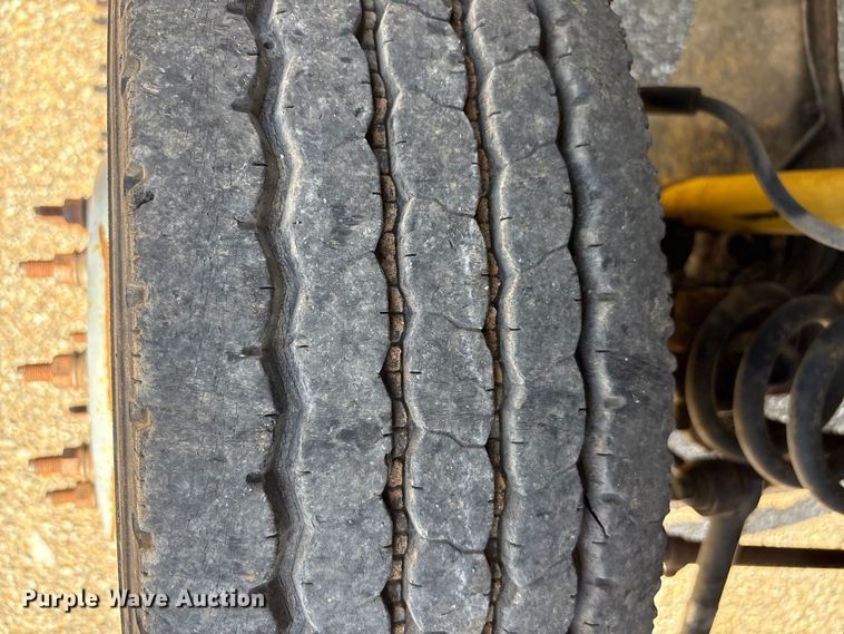 image for item EV2922 2006 Ford F450 Super Duty bucket truck