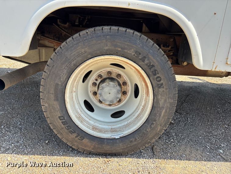 image for item EV2922 2006 Ford F450 Super Duty bucket truck