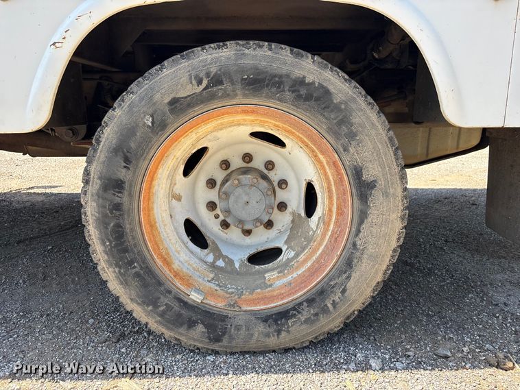 image for item EV2922 2006 Ford F450 Super Duty bucket truck