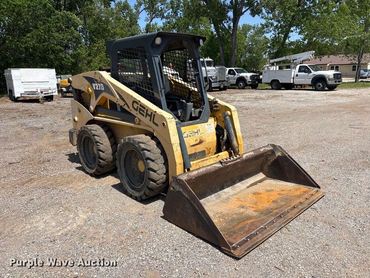 image for item EV2926 2012 Gehl V270 skid steer loader