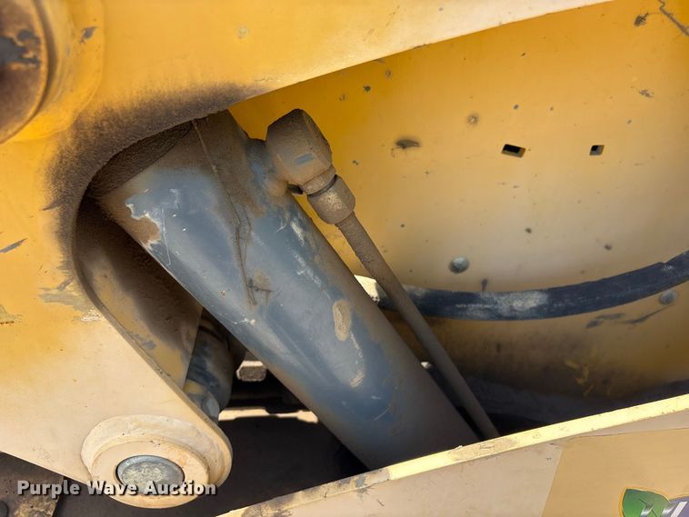 image for item EV2926 2012 Gehl V270 skid steer loader