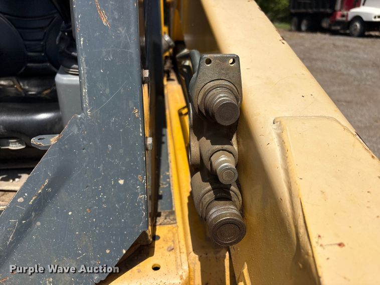 image for item EV2926 2012 Gehl V270 skid steer loader