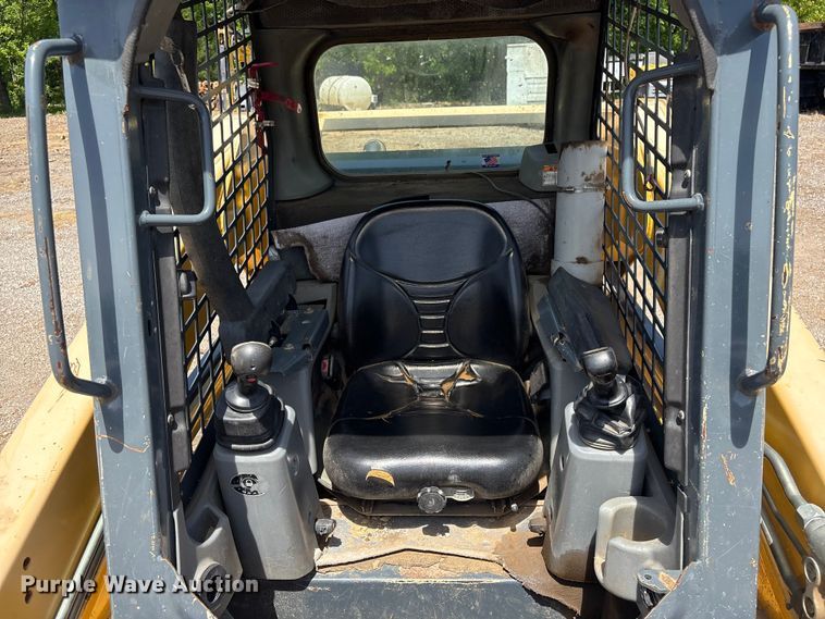 image for item EV2926 2012 Gehl V270 skid steer loader