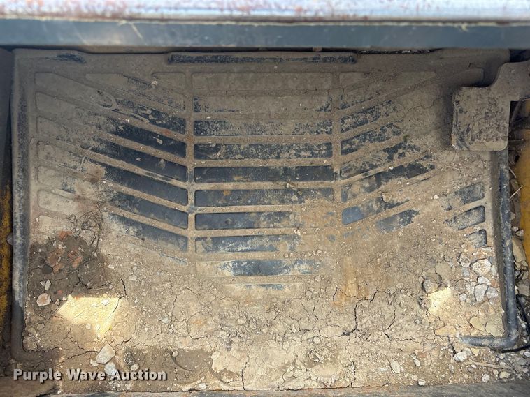 image for item EV2926 2012 Gehl V270 skid steer loader