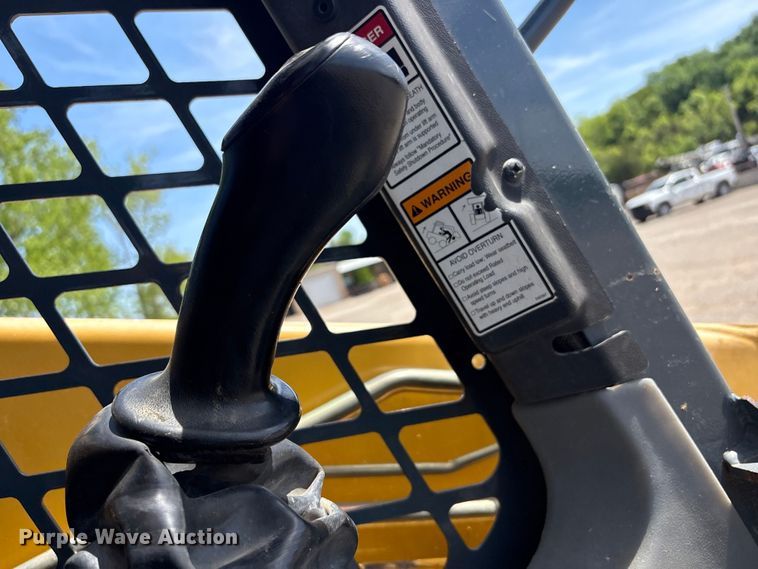 image for item EV2926 2012 Gehl V270 skid steer loader