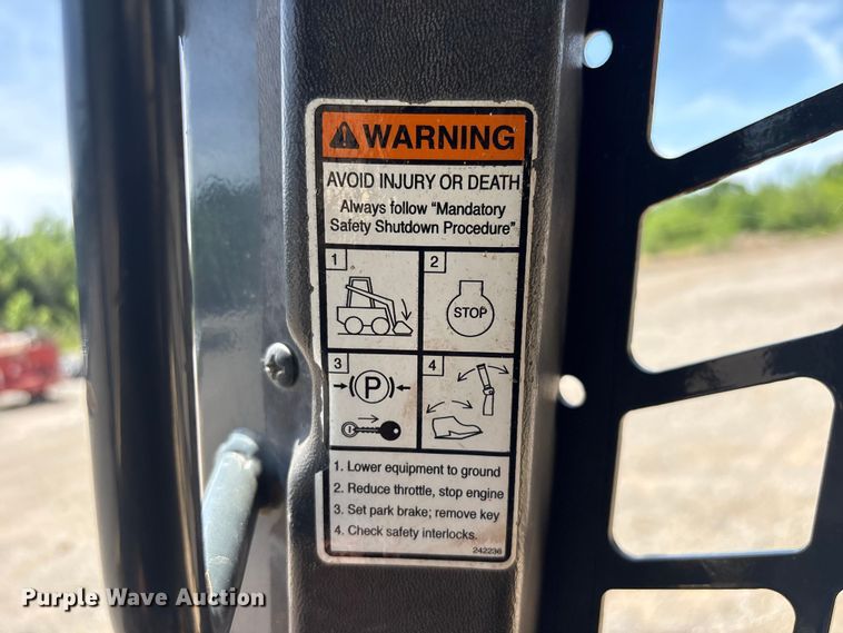 image for item EV2926 2012 Gehl V270 skid steer loader