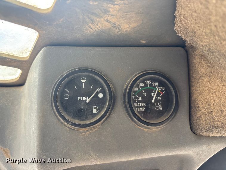 image for item EV2926 2012 Gehl V270 skid steer loader