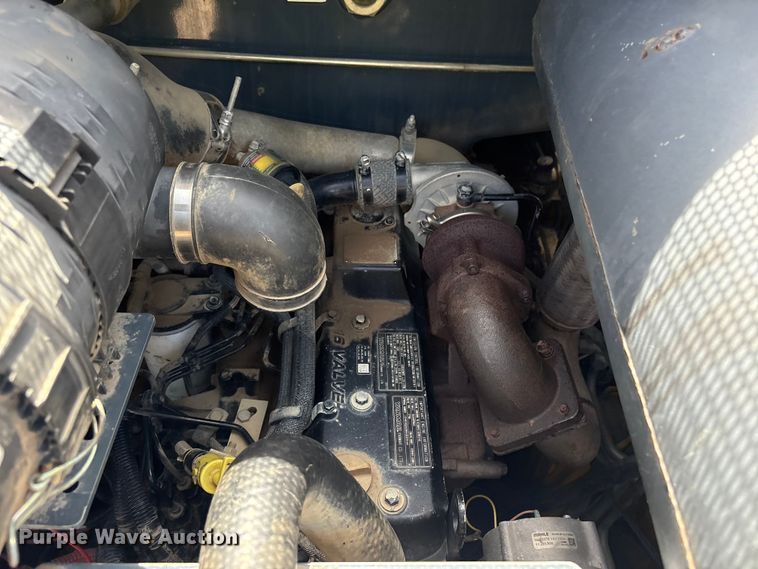 image for item EV2926 2012 Gehl V270 skid steer loader