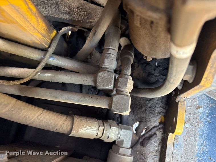 image for item EV2926 2012 Gehl V270 skid steer loader