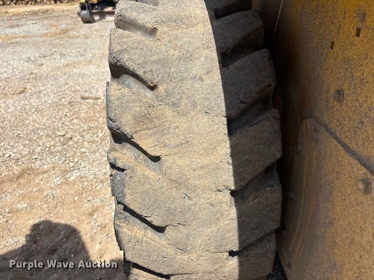 image for item EV2926 2012 Gehl V270 skid steer loader