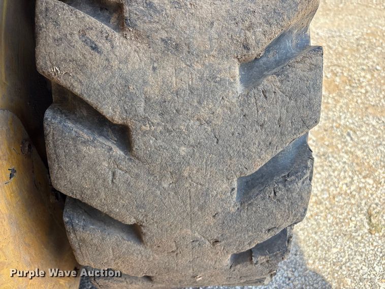 image for item EV2926 2012 Gehl V270 skid steer loader