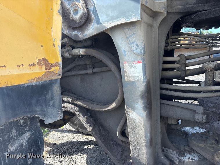 image for item EV2927 2006 Komatsu WA600-6 wheel loader