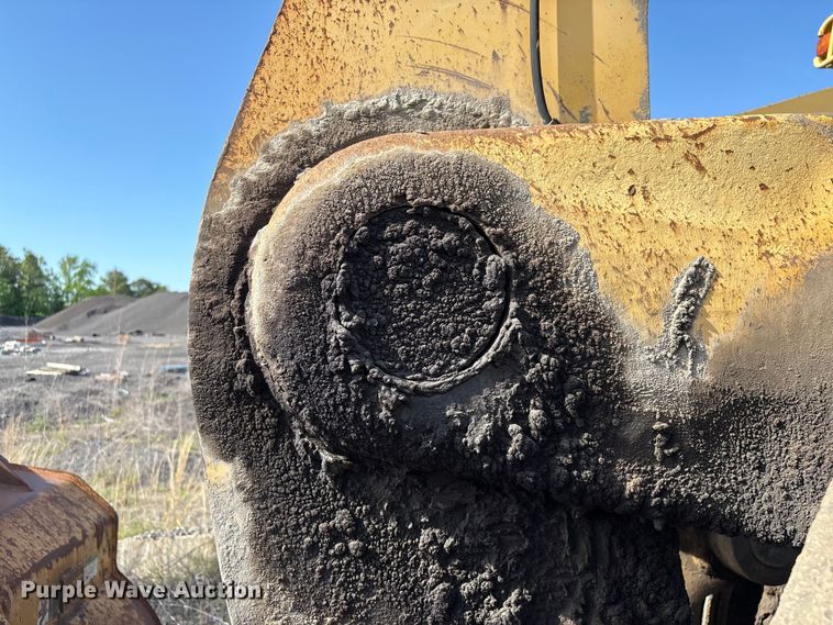 image for item EV2927 2006 Komatsu WA600-6 wheel loader