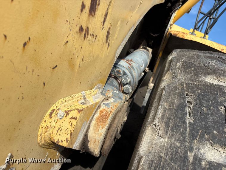 image for item EV2927 2006 Komatsu WA600-6 wheel loader