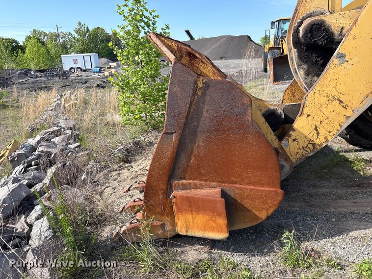image for item EV2927 2006 Komatsu WA600-6 wheel loader