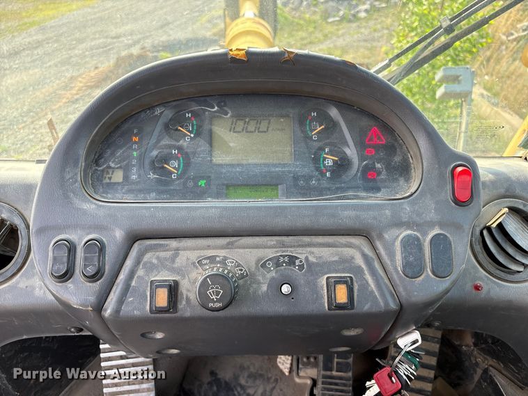 image for item EV2927 2006 Komatsu WA600-6 wheel loader