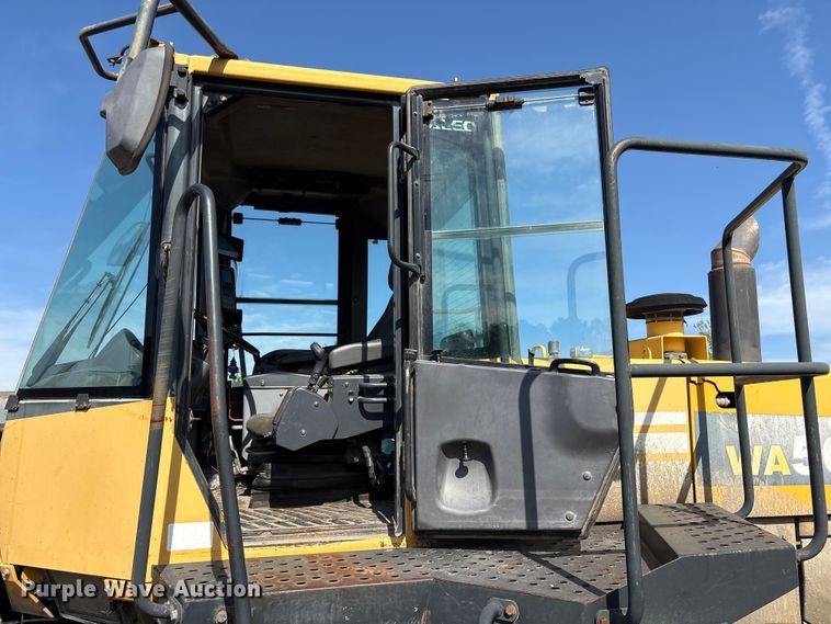 image for item EV2928 2007 Komatsu WA500-6 wheel loader