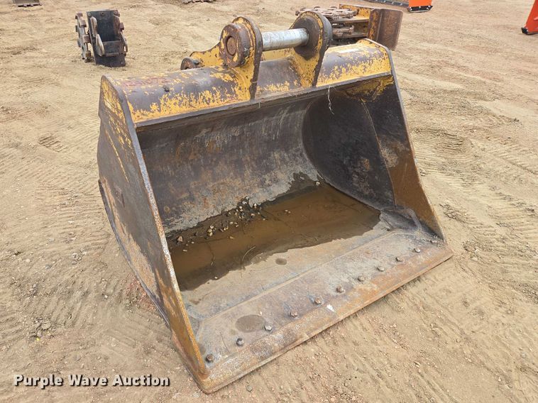 image for item EV5782 Caterpillar excavator bucket