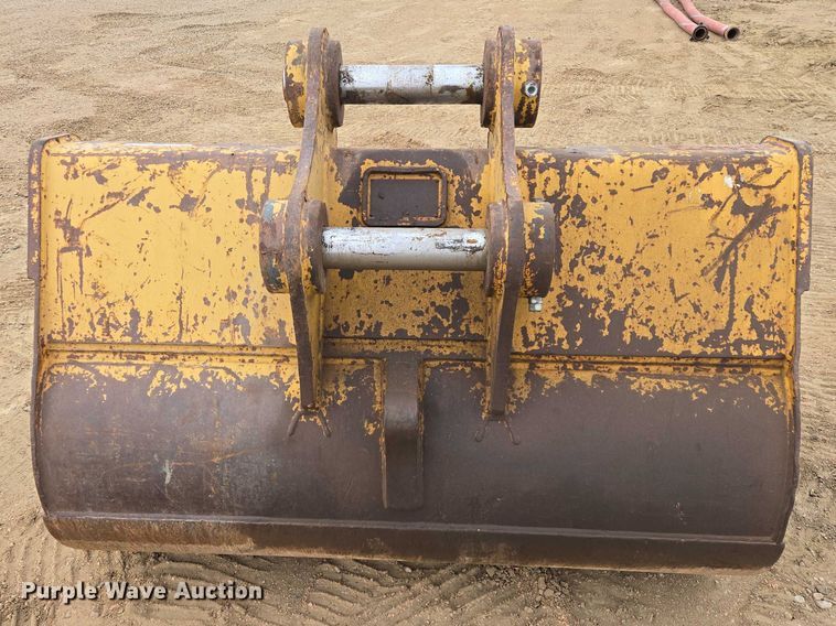 image for item EV5782 Caterpillar excavator bucket