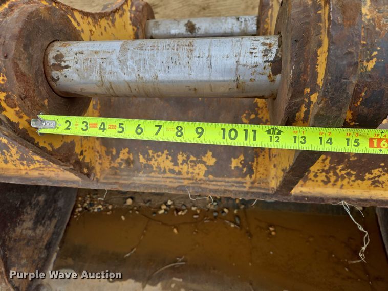 image for item EV5782 Caterpillar excavator bucket