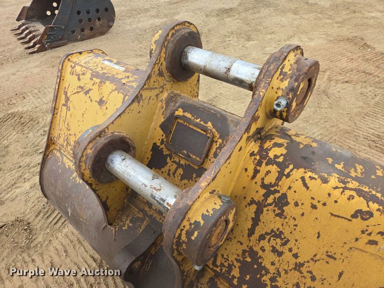 image for item EV5782 Caterpillar excavator bucket