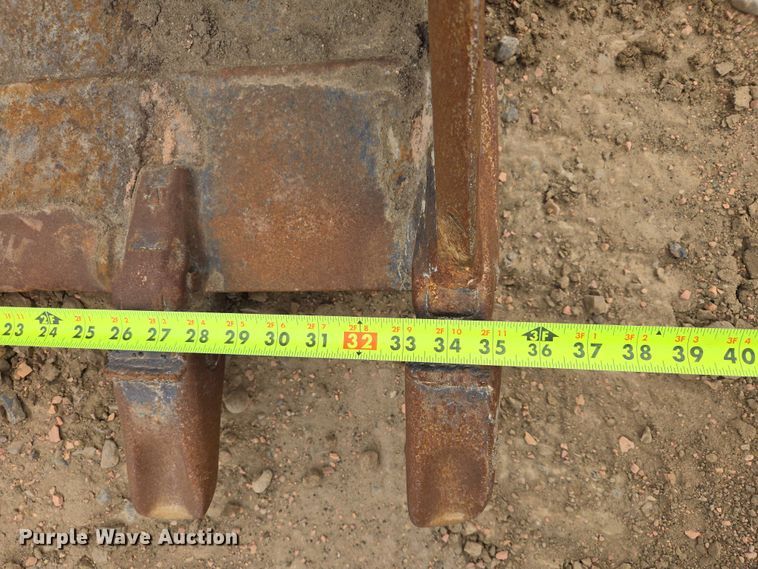 image for item EV5787 Caterpillar excavator bucket