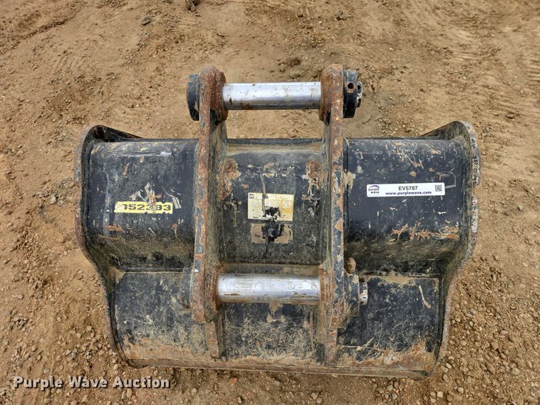 image for item EV5787 Caterpillar excavator bucket