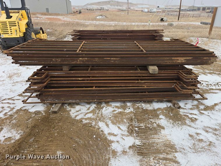 image for item EV5795 (32) fence panels