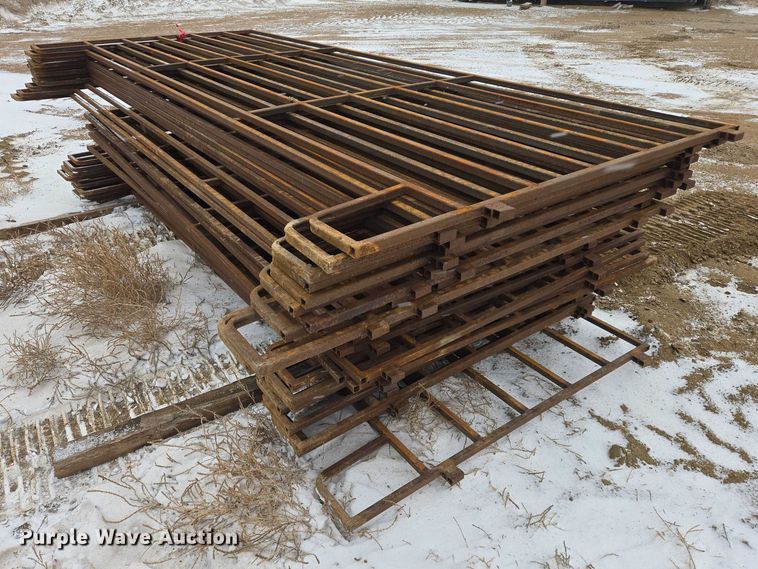 image for item EV5795 (32) fence panels