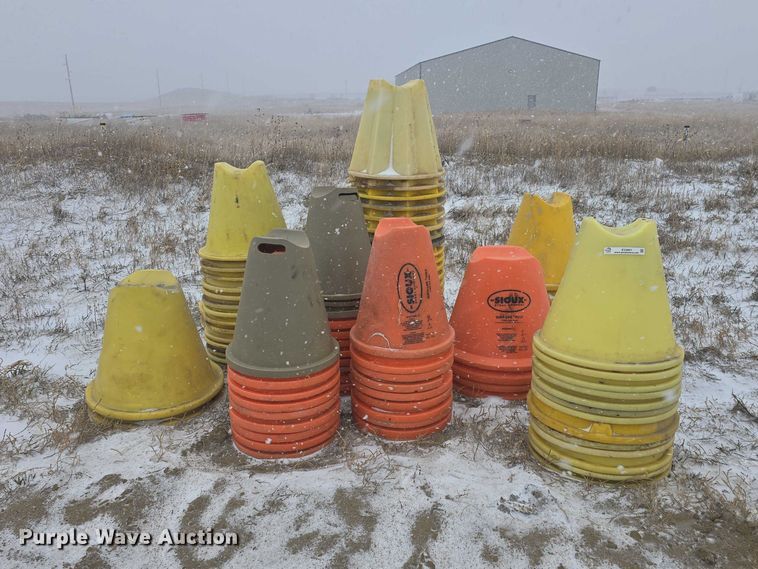 image for item EV5801 Approximately 90 pipe support cones