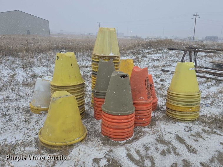 image for item EV5801 Approximately 90 pipe support cones