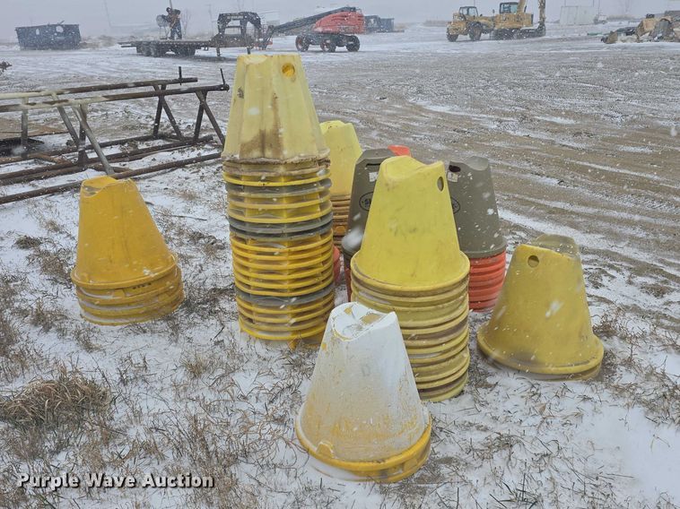 image for item EV5801 Approximately 90 pipe support cones