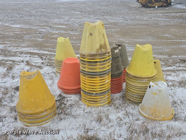 image for item EV5801 Approximately 90 pipe support cones