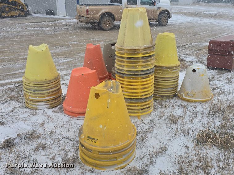 image for item EV5801 Approximately 90 pipe support cones