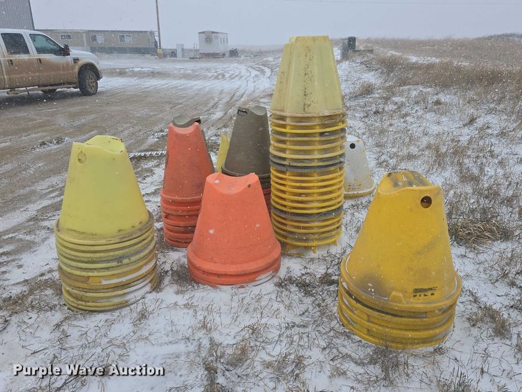 image for item EV5801 Approximately 90 pipe support cones